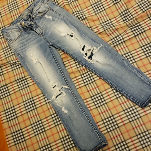 American Eagle high rise size 2 crop length - Picture 3 of 4